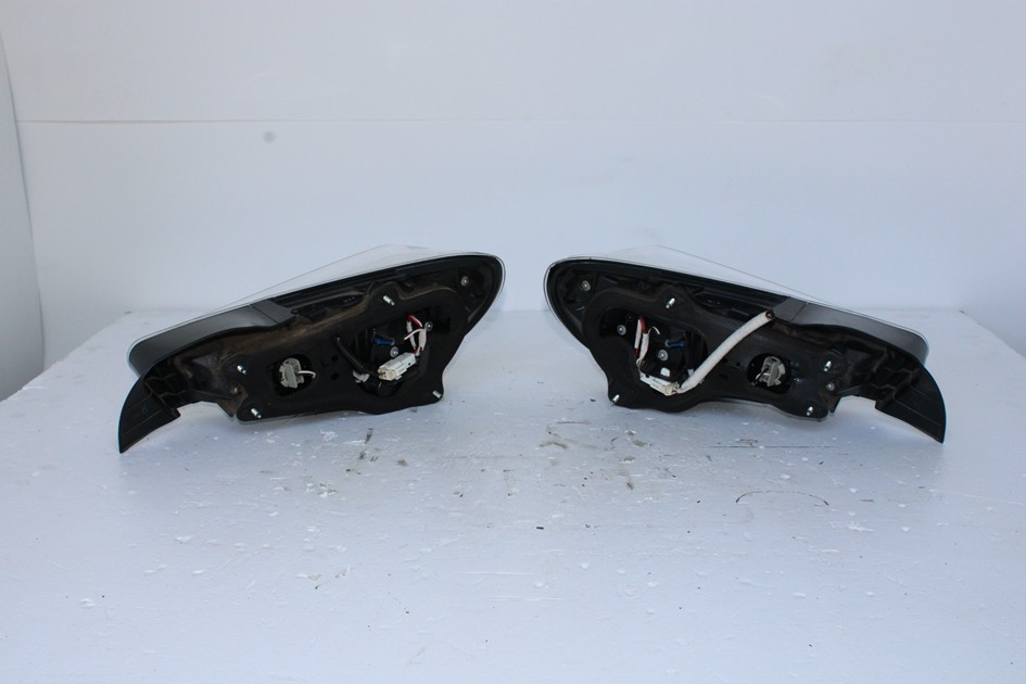 JDM 2013-2016 TOYOTA SCION FRS 86 / SUBARU BRZ GC86 OEM TAIL LIGHTS