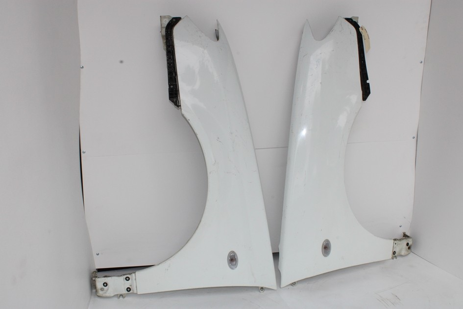 JDM 2005-2007 SUBARU LEGACY BPE / BLE PAIR OF LEFT AND RIGHT FENDERS - Image 2